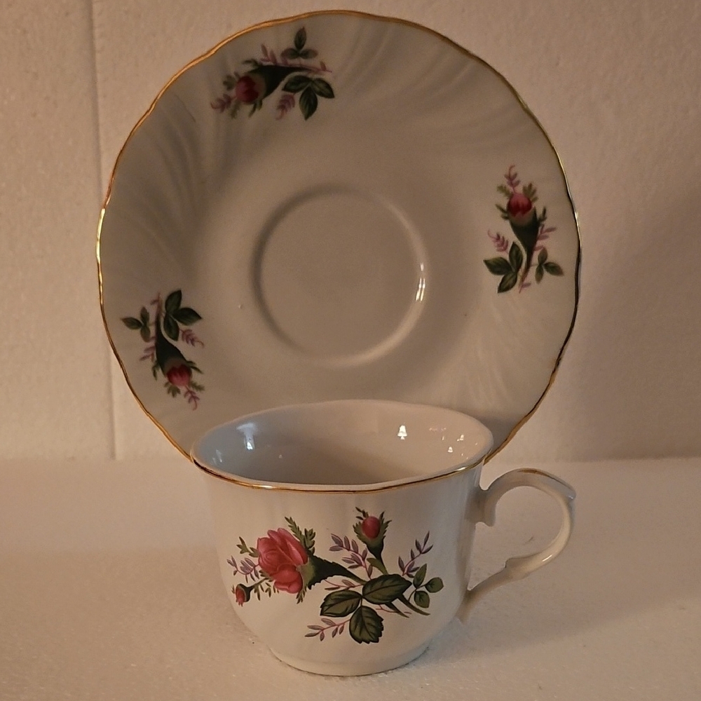 Vintage Lynns Victorian Rose Tea Cup and Saucer Set, Fine China